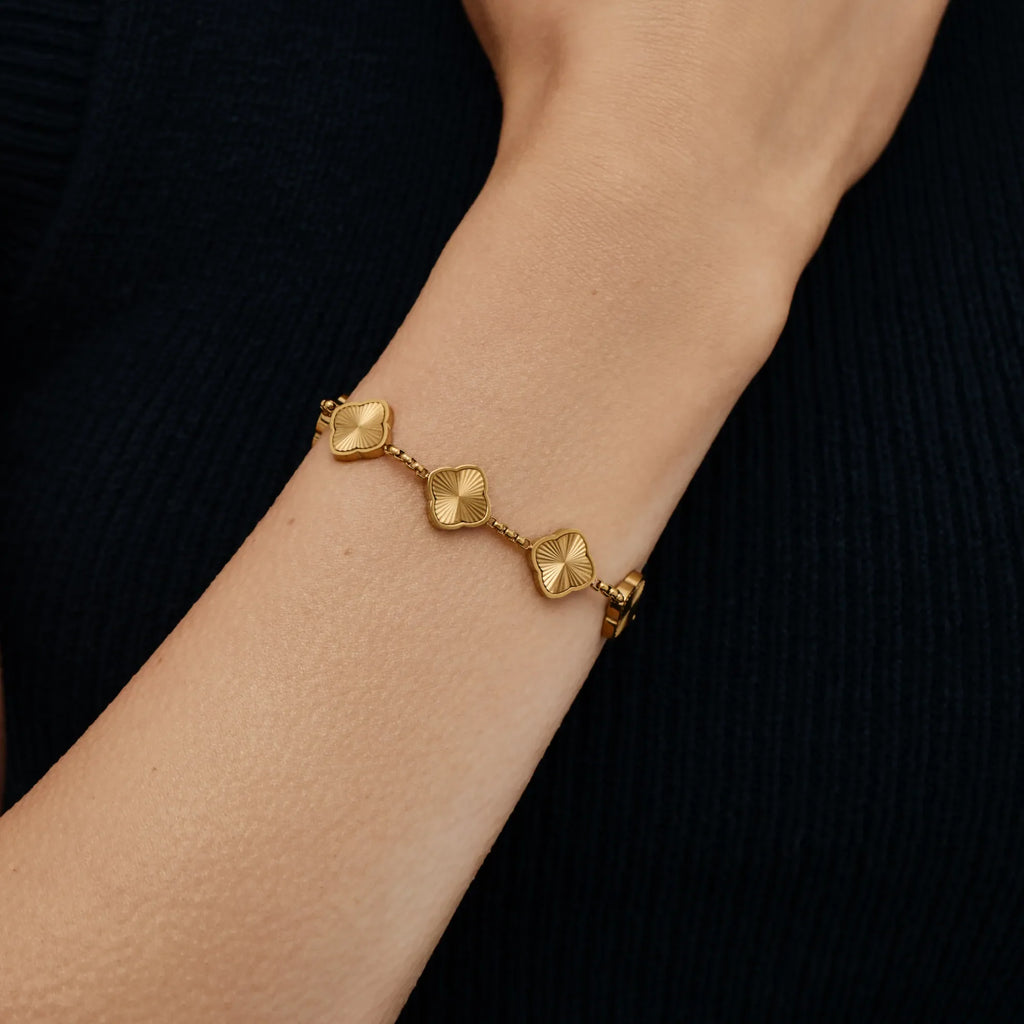 Golden Clover Link Bracelet
