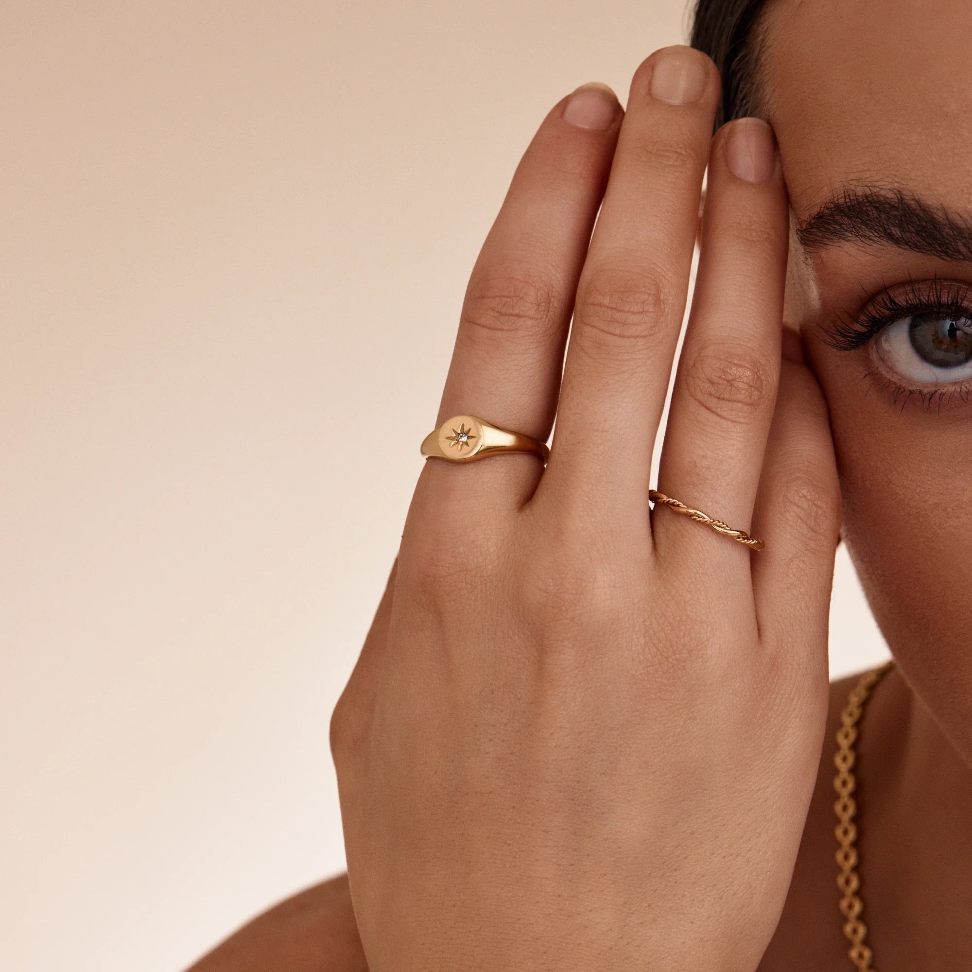 Stella Signet Ring