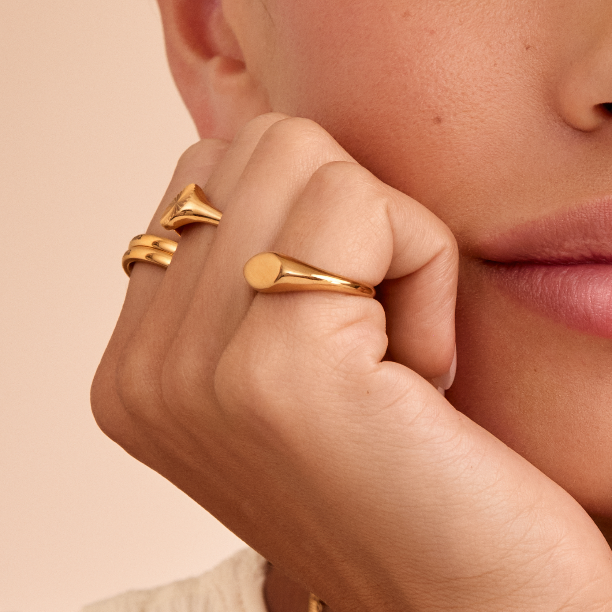 Essential Signet Ring