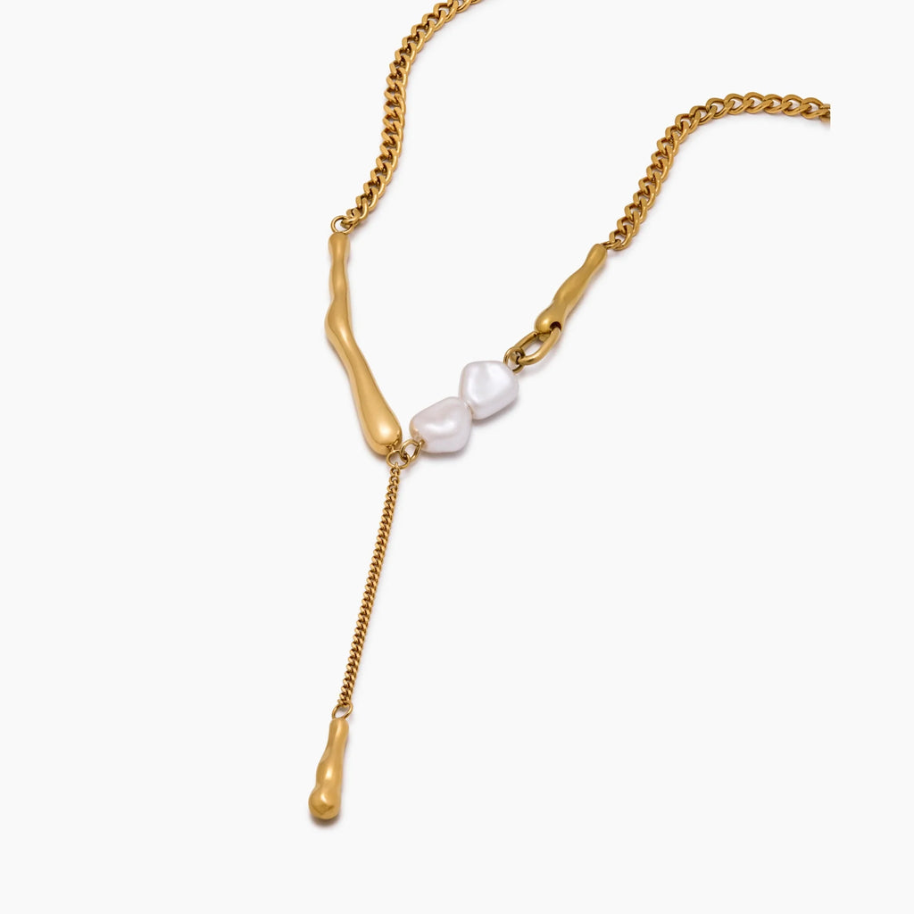 Elara Pearl Bar Necklace