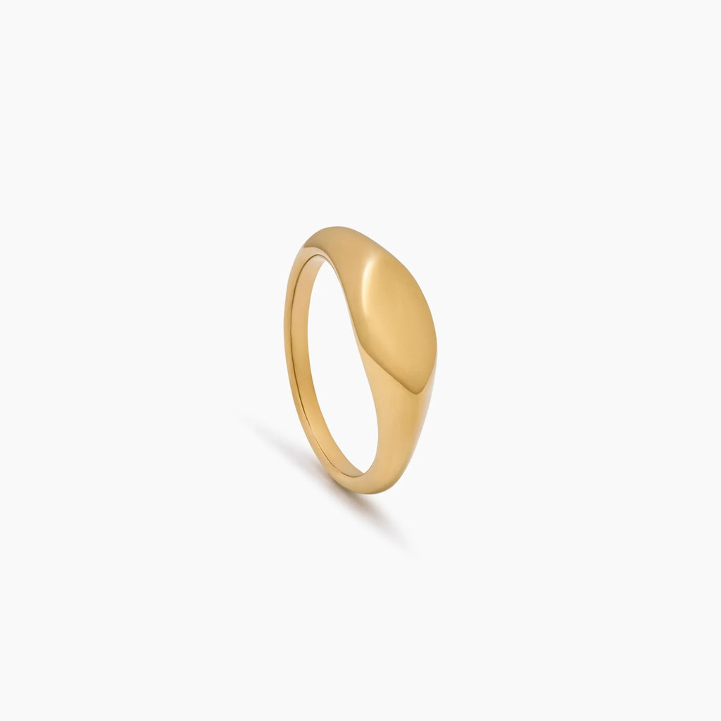 Essential Signet Ring